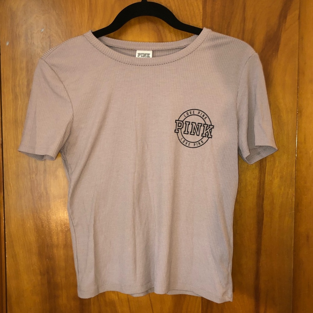 tan short sleeve t-shirt
